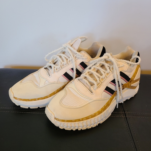 ADIDAS DISNEY COLAB: Wavian Bambi Inspired Sneakers - Picture 2 of 16